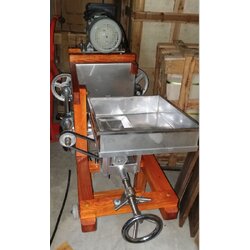 เครื่องบดพริกแกง ขนาด 9นิ้ว ขาไม้ สายพาน