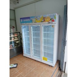 ตู้แช่เครืองดื่ม 3 ประตู Sanden intercool รุ่น YPC-1650 ขนาด165x59.5 x200.3 ซม. ขนาด 41.7 คิว (1,180 ลิตร)