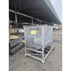 เครื่องผสมปุ๋ยเคมี ถังสแตนเลส ขาเหล็กเคลือบสี แนวนอน ขนาด 500kg มอเตอร์มิตซูบิชิ 7.5HP ไฟฟ้า 3เฟส