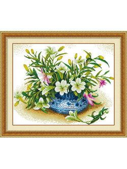 lily-1100 *สินค้าหมด* ชุดปักครอสติช ลายแจกันดอกลิลลี่ (ผ้า11CTพิมพ์ลาย ปักครั้งละ 3 เส้นเล็ก) ขนาด 75*60 ซม.ผ้าครอสติช 11CT พิมพ์ลายปักบนผ้า+ไหมคอตตอน 50 สี+ผังลาย+เข็ม