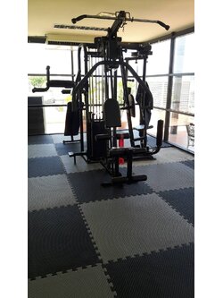 จิ๊กซอว์ปูพื้นฟิตเนส หนา 20 mm. ขนาด 1x1 เมตร