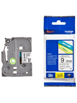 เทปพิมพ์อักษร brother 9mm TZE221 อักษรดำพื้นขาว TZE-221