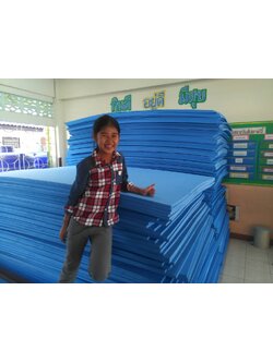 แผ่นยางeva สีสดต่างๆ หนา 15 mm กว้าง 140 cm.ยาว 240 cm.