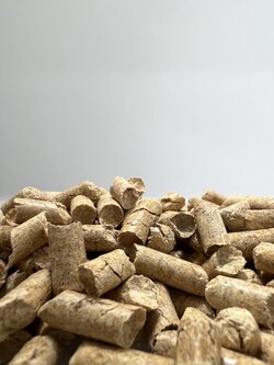 Pine pellets 1.2 Kg.