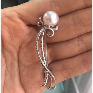 เข็มกลัดมุก