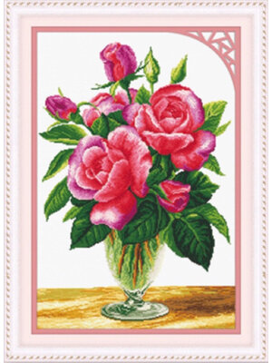 rose-1020 *พร้อมส่ง* ชุดปักครอสติช ลายแจกันช่อกุหลาบ (ไม่มีเดินเส้น ผ้า11CTพิมพ์ลาย ปัก 3 เส้นเล็ก) ขนาด 52*73 ซม.ผ้าครอสติช 11CTพิมพ์ลายปักบนผ้า ไหมคอตตอน 40 สี ผังลาย เข็ม