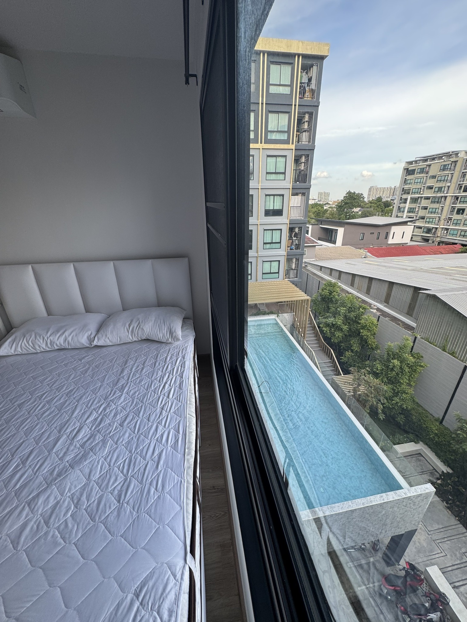 ไฮ คอนโด แจ้งวัฒนะ - HI CONDO CHAENGWATTANA (VIP)