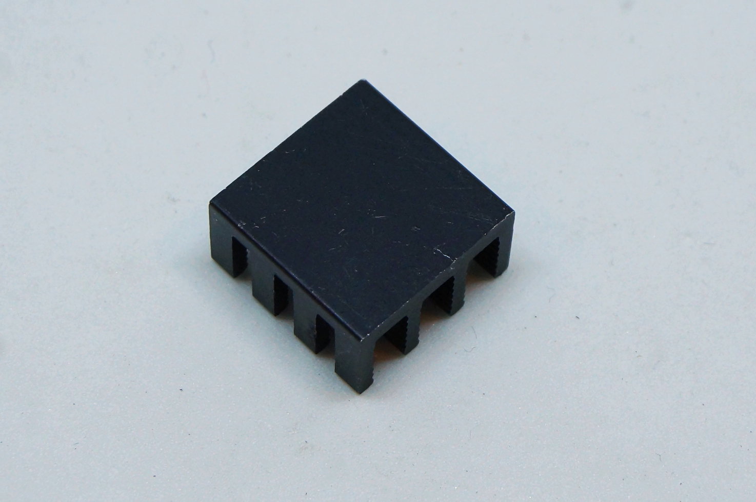 แผ่นระบายความร้อน ขนาด 14x14x6mm