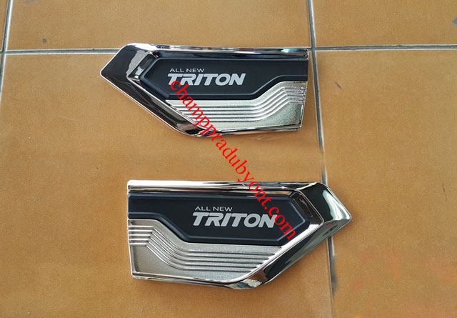ครอบแก้มโครเมี่ยม MITSUBISHI TRITON 15-16
