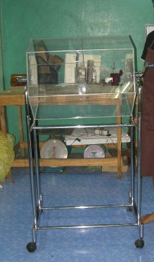 กล่องจับรางวัลทรง 6 เหลี่ยมชุดขาตั้งแสตนเลส ขนาด 60 Cm. หมุนได้รอบ แบบตั้งพื้น ใส่สลากได้หลายพันใบ