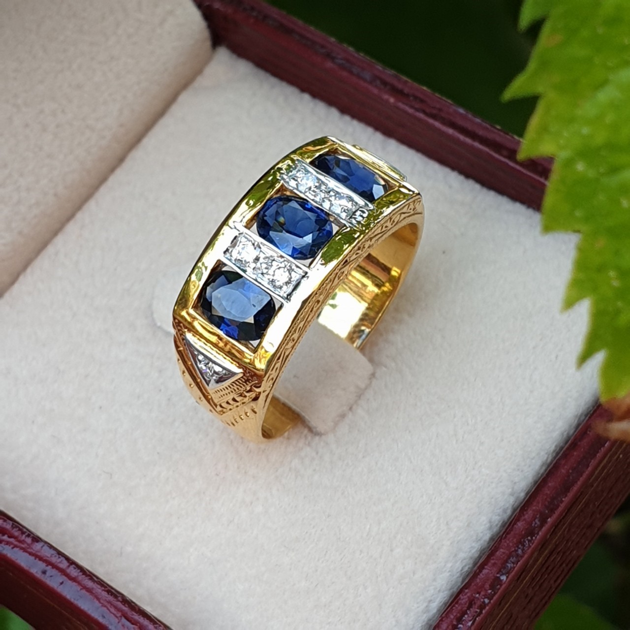 แหวนพลอยไพลิน บางกะจะ Blue sapphire สีน้ำเงิน เผาเก่า 1