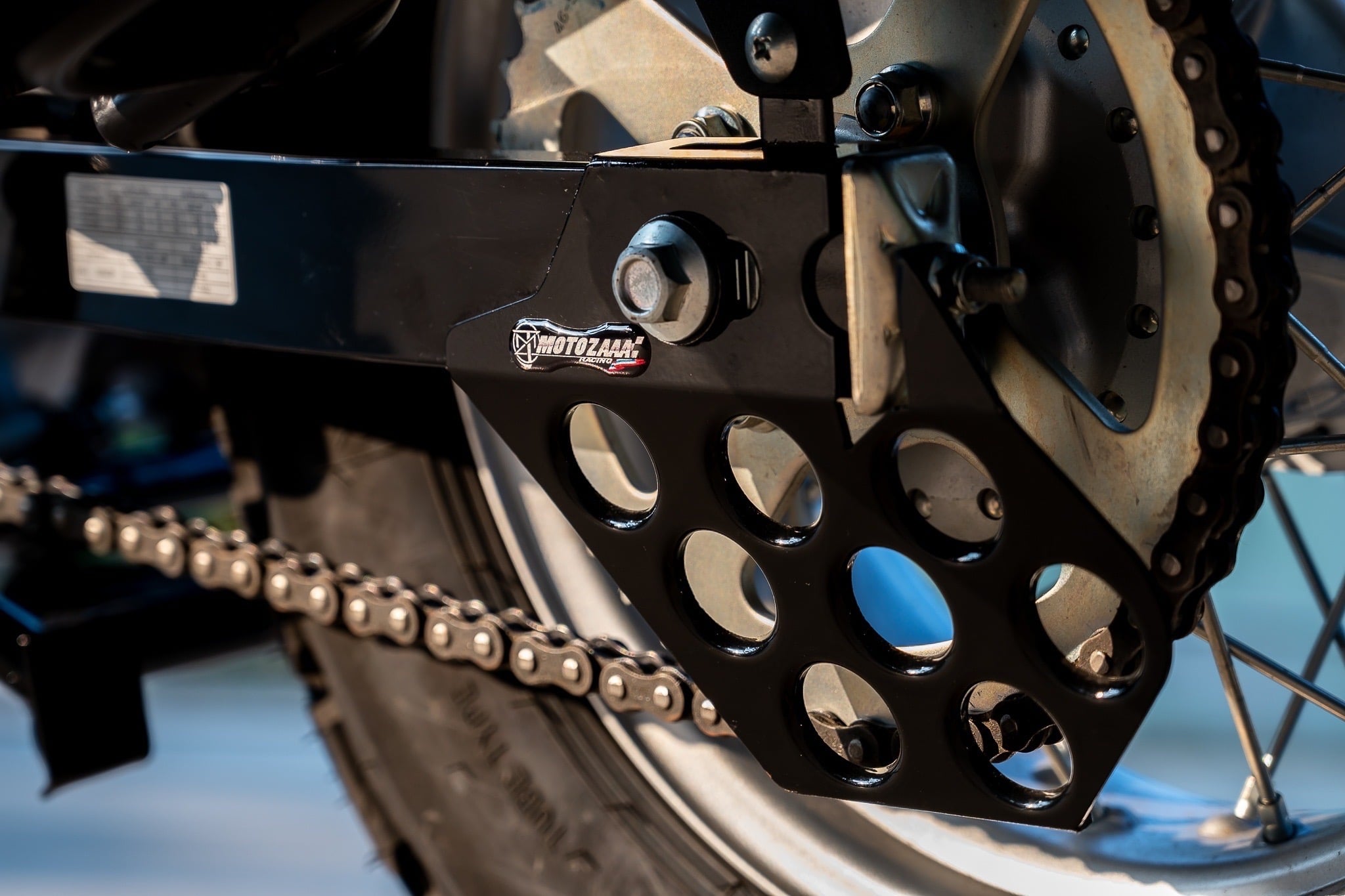 ของแต่ง Suzuki VanVan 200 MOTOZAAA VanVan200 / 125 1.ชิวหน้า V.1 2200฿ 2.ชิวหน้า V.2 2700฿ มีหน้ากาก 3.ชุดบังโคลนหน้า 2900฿ 4.แคชบาร์ 3990฿ ( มาพร้อมกันแคร้ง การ์ใต้ท้องเครื่อง ) 5. แร็คท้าย 3500฿ 6.แร็คกระเป๋าตัวใหญ่ 2100 ฿ 7.กระเป๋าข้างกันน้ำ 2690฿ 8.กั