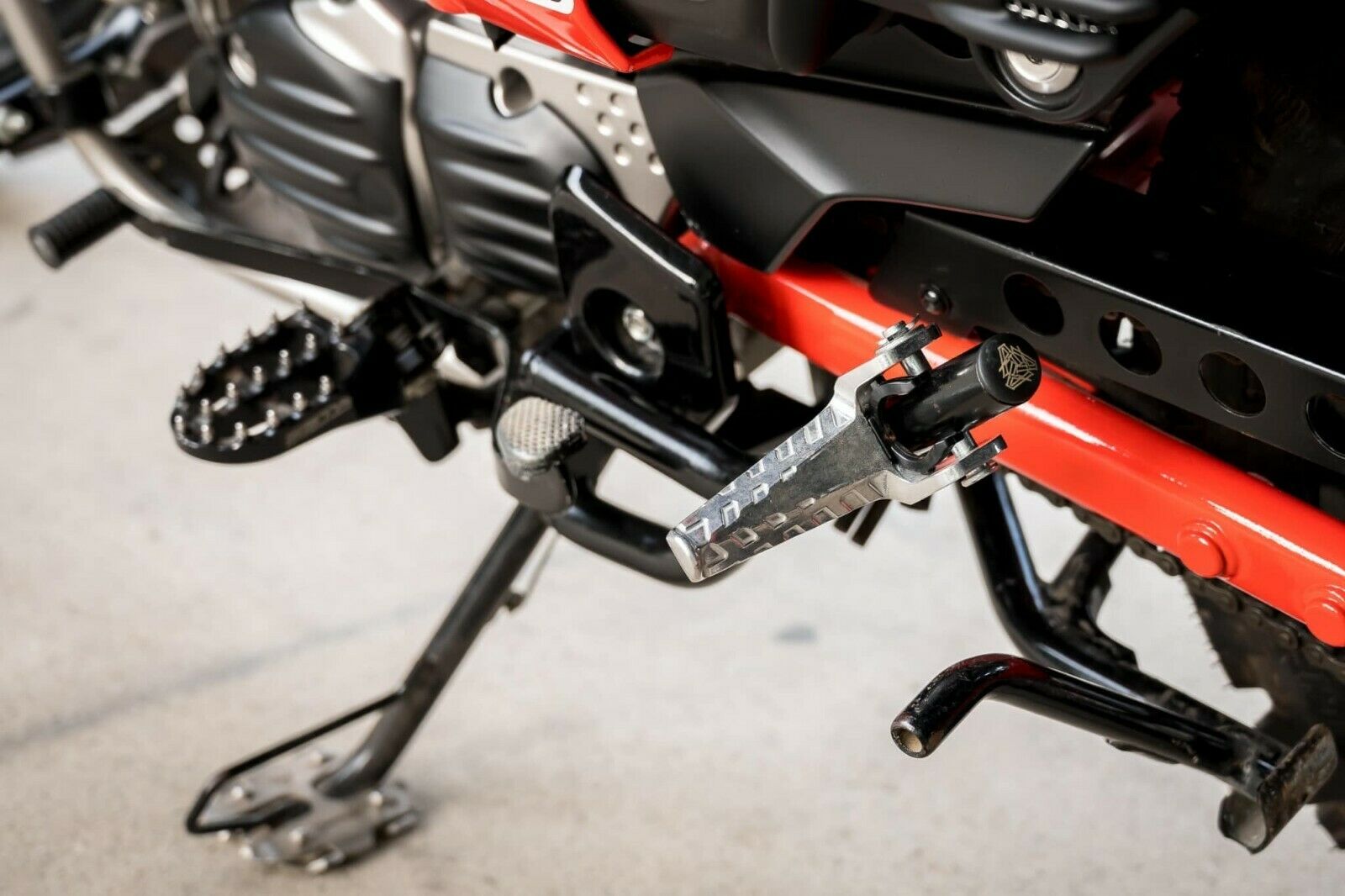 พักเท้าหลัง motolord ct125 ราคา3090