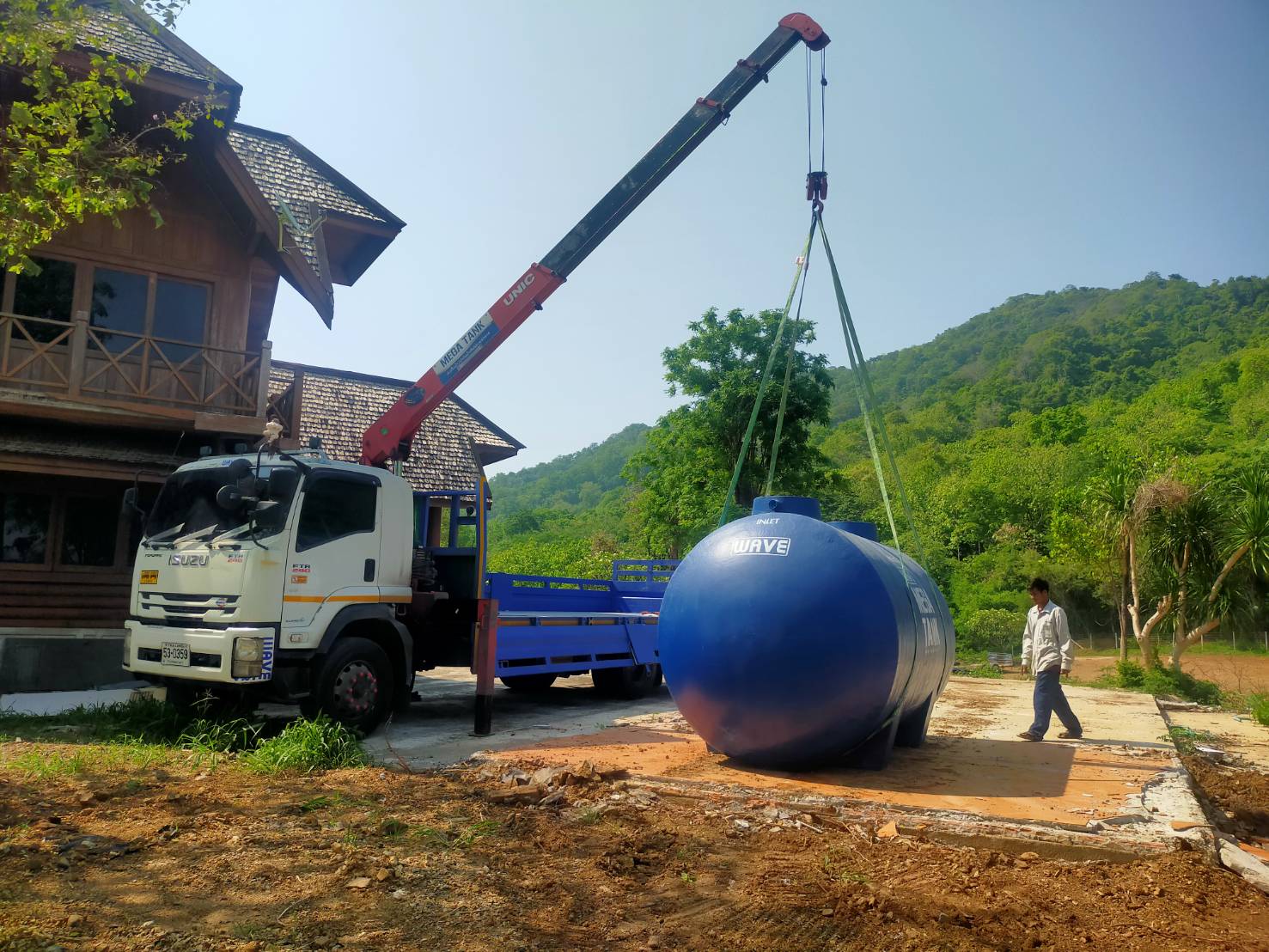 ไฟเบอร์กลาส WAVE WWO/WWU--2010 แทงค์น้ำ ถังเก็บน้ำบนดิน/ใต้ดิน 10000 ลิตร ทรงแคปซูล รับประกันตัวถัง 10 ปี มี มอก. จัดส่งทัวประเทศ