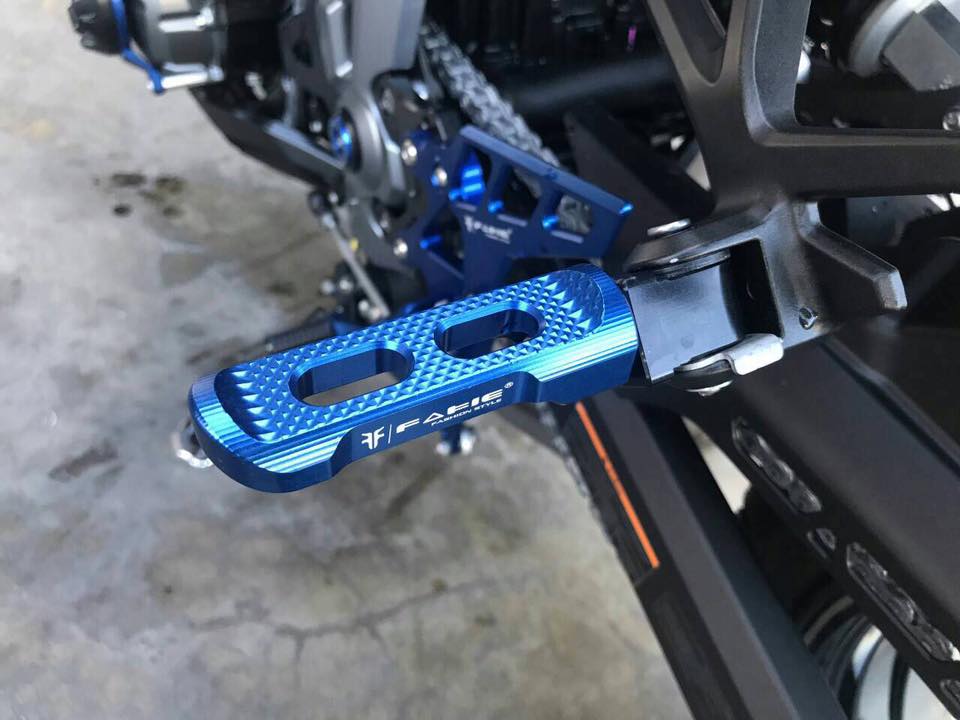 ทีพักเท้าหลัง KAWASAKI Z900 FAKIE