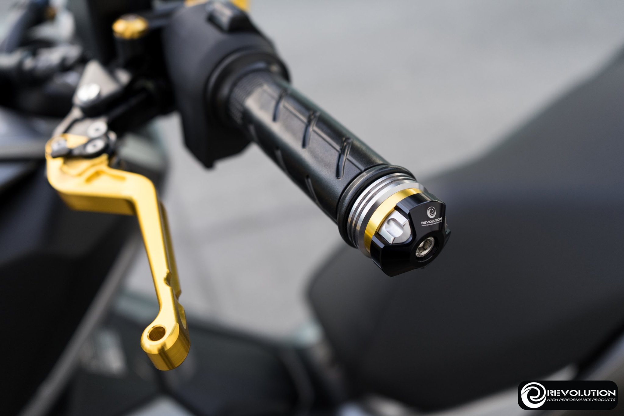 น็อตปลายแฮนด์ REVOLUTION 3 ชิ้น ADV-150/FORZA300/X-MAX300/PCX-150 (35x 31mm) ราคา680