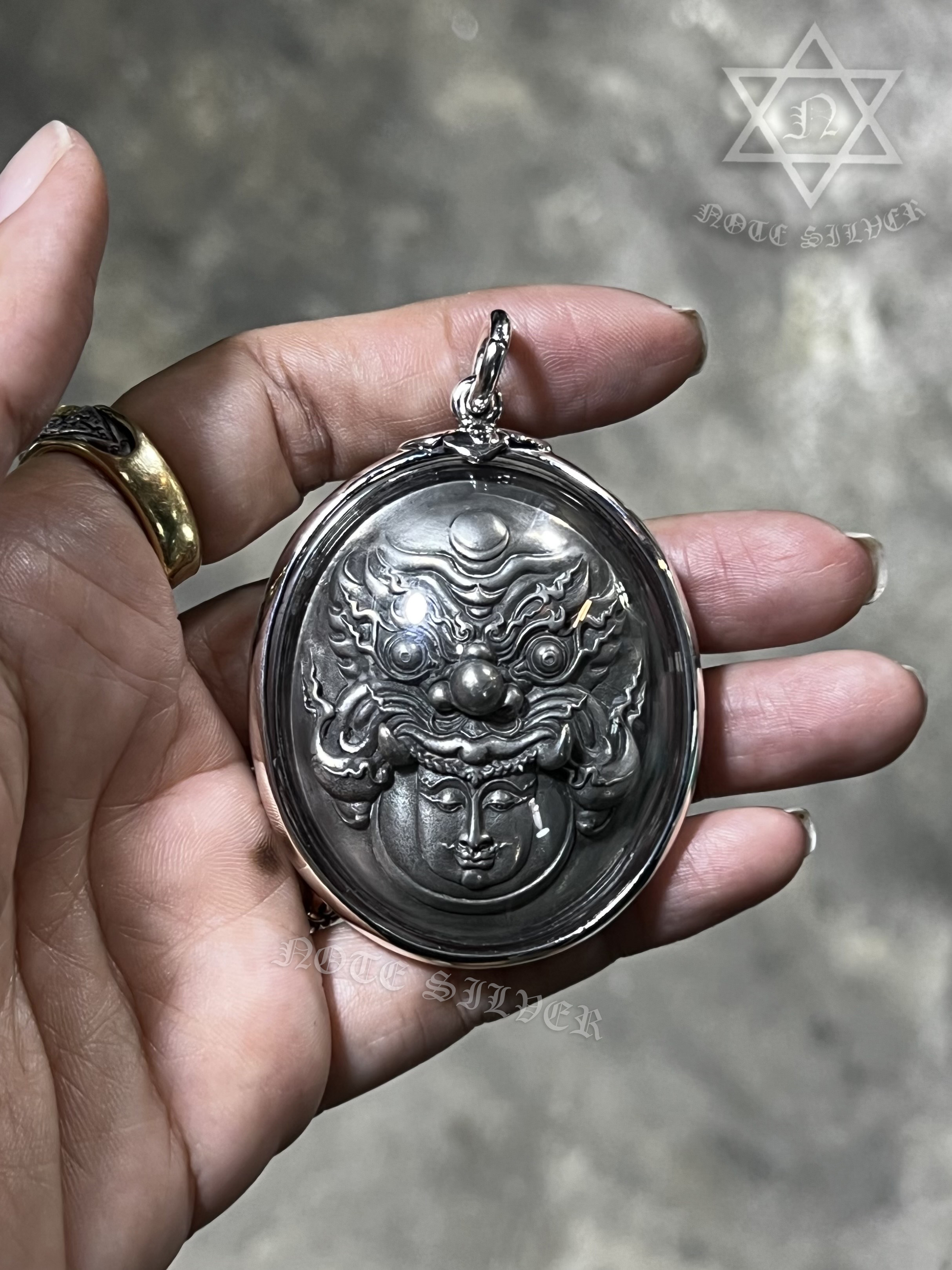 เลี่ยมกรอบพระผ่าหวาย Sterling Silver 925 NSSV3337