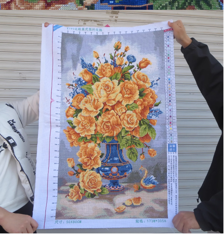 rose-1130 *สินค้าหมด* ชุดปักครอสติช ลายแจกันกุหลาบเหลืองทอง (งานปักเต็มลาย ไม่มีเดินเส้น) ปักครั้งละ 3 เส้นเล็ก ขนาด 50*80 ซม.ผ้าครอสติช 11CTพิมพ์ลายปักบนผ้า ไหมคอตตอน 36 สี ผังลาย เข็ม