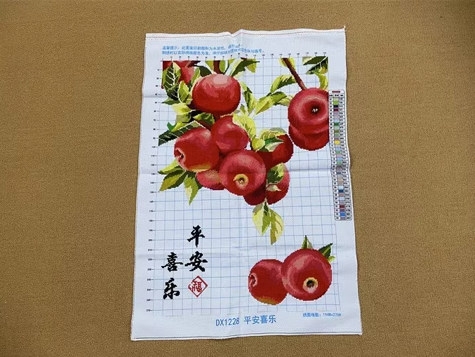 fruit-1006 *พร้อมส่ง* ชุดปักครอสติช ลายช่อแอปเปิ้ล (ไม่มีเดินเส้น ผ้า11CTพิมพ์ลาย ปัก 3 เส้นเล็ก) ขนาด 40*50 ซม.ผ้าครอสติช 11CTพิมพ์ลายปักบนผ้า ไหมคอตตอน 25 สี ผังลาย เข็ม