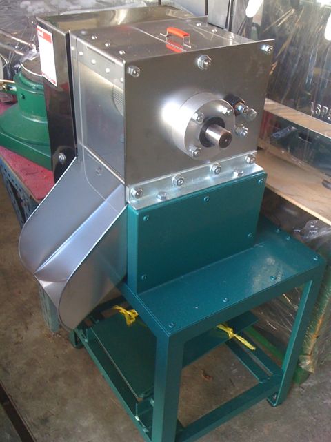 เครื่องขูดมะพร้าว 6นิ้ว มอเตอร์ 1.0HP สแตนเลส