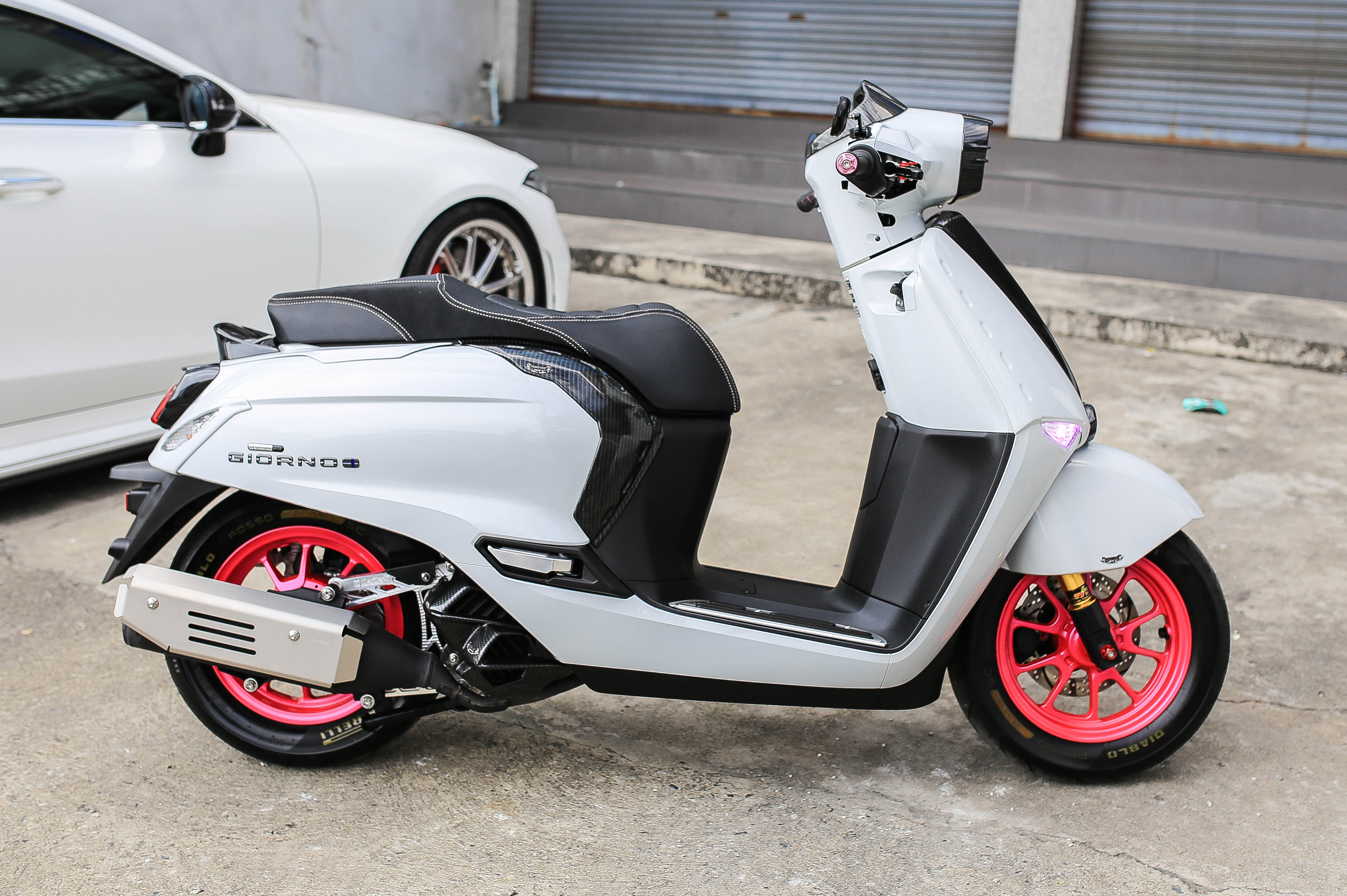 Giorno+ ตัวปิดรูมือจับท้าย (ไม่มีสปอยเลอร์ ) Rear hole cover 1500฿ ชุดตัวปิดรูมือจับท้าย พร้อมสปอยเลอร์ Rear hole cover with spoiler 2100฿