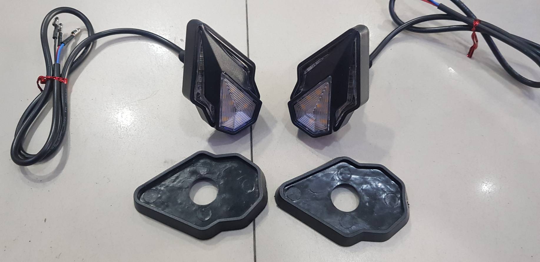 ไฟเลี้ยวแปะ ไฟเลี้ยวส้ม ไฟหรี้ แดง ขาว ฟ้า ราคาคู่ละ200