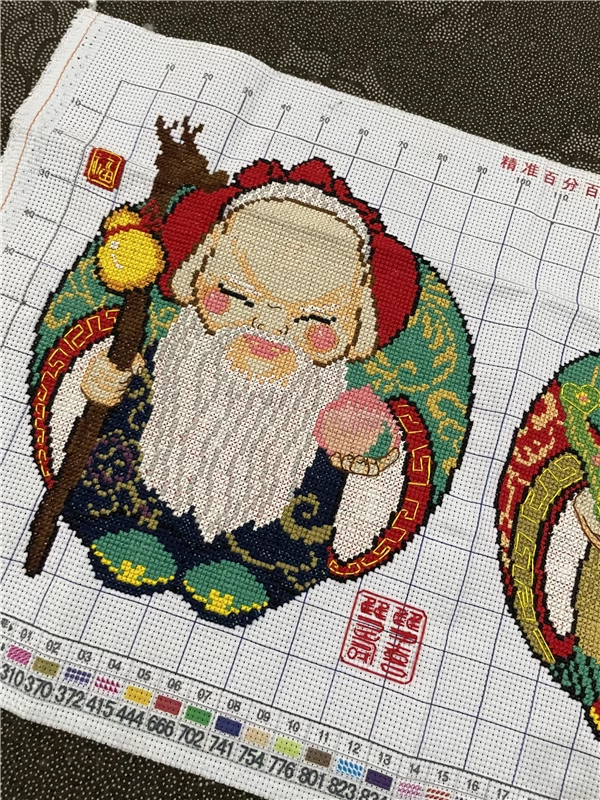 tep-1115 *สินค้าหมด* ชุดปักครอสติช ลายเทพตายาย รักยืนยาวจนแก่ชรา (ผ้า11CT พิมพ์ลาย มีประกาย ปัก 3 เส้นเล็ก) ขนาด 57*35 ซม.ผ้าครอสติช 11CTพิมพ์ลายปักบนผ้า ไหมคอตตอน 27 สี ผังลาย เข็ม