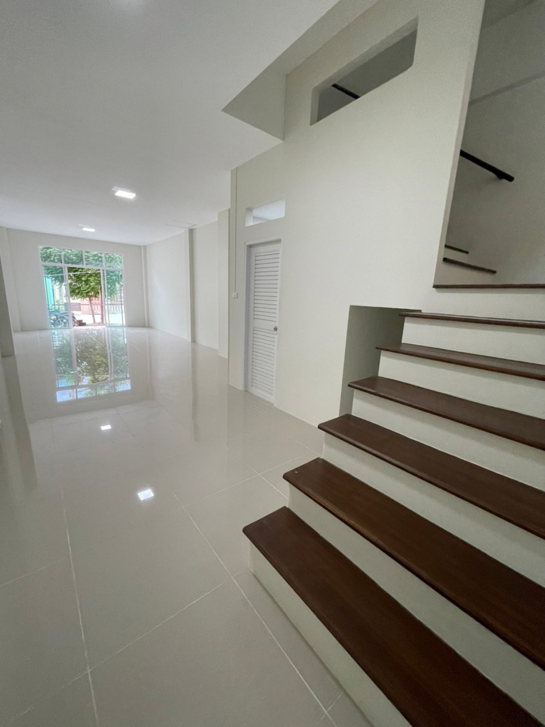 ขายอาคารพานิชลำลูกกา คลอง 4