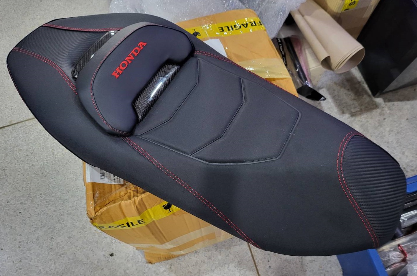 เบาะ CLICK 160 ทรง sport คาร์บอน หน่อยวัดด่าน โครงเทียม ราคา3500 บาท