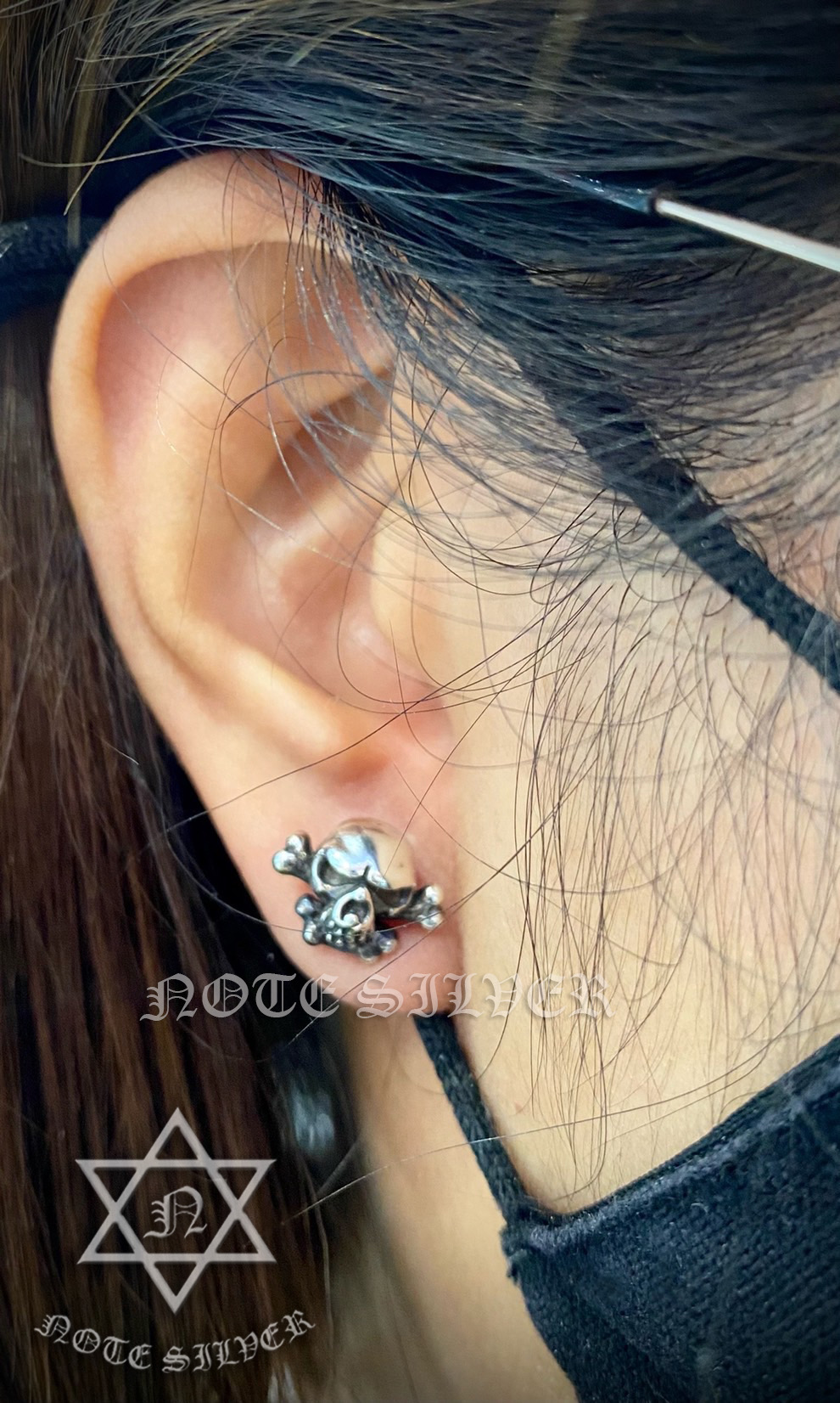 ต่างหูเงินแท้ กะโหลกไขว้ Sterling Silver 925 NSER1887
