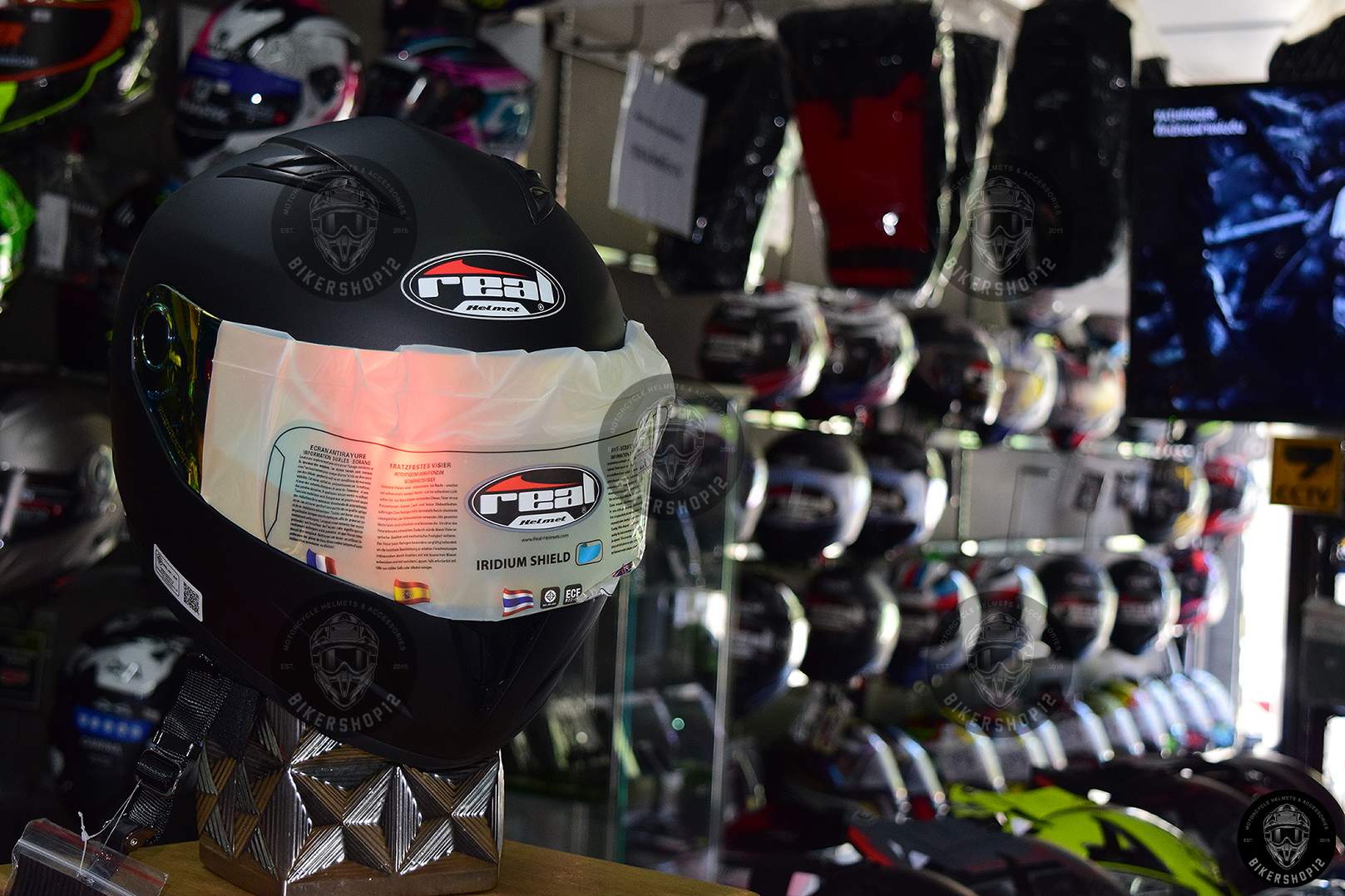 หมวกกันน็อคReal รุ่น Dawin สีดำด้าน (สำหรับคนศีรษะใหญ่)