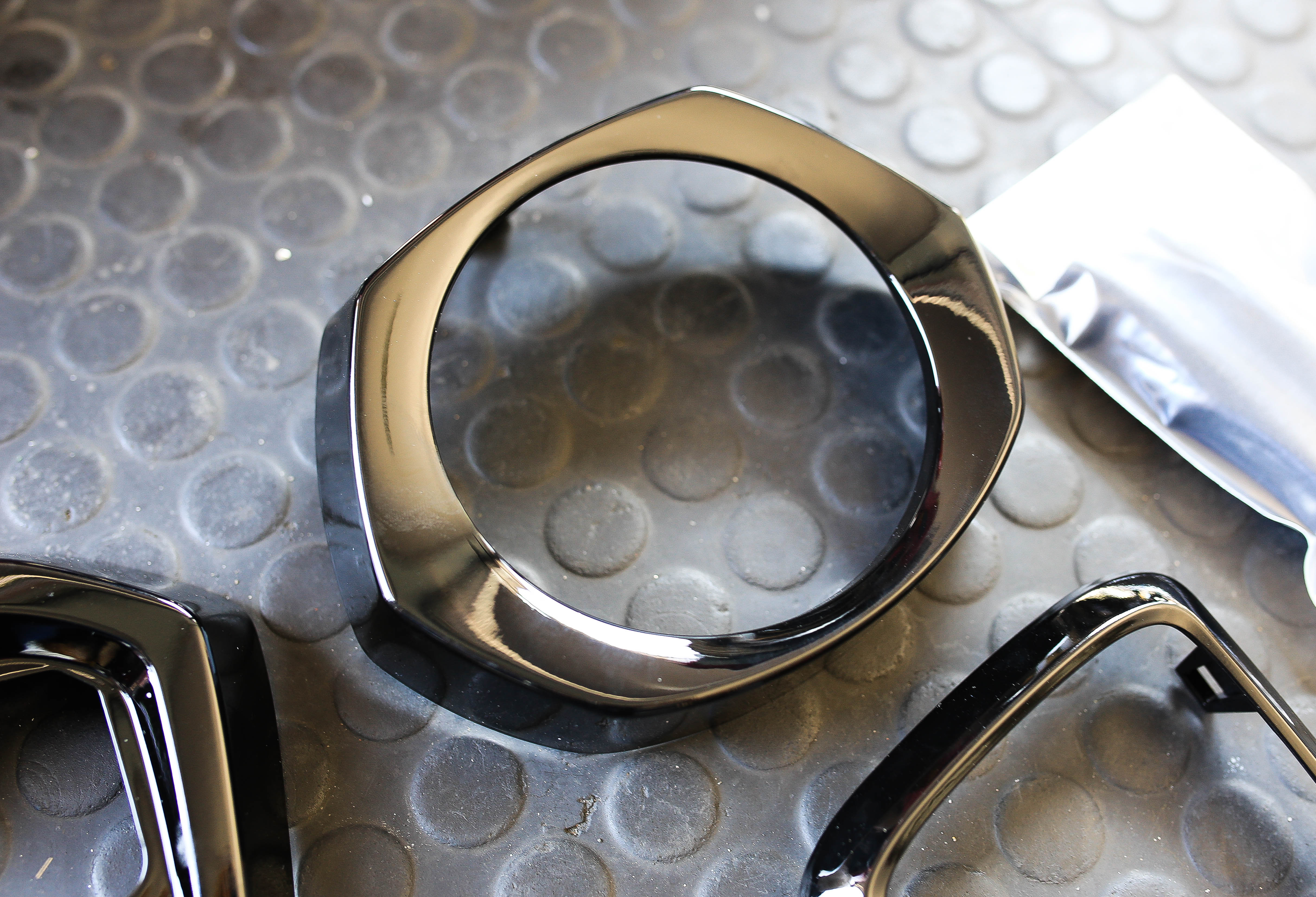 ชุดสี 4 ชิ้น Giorno125/สีดำเงา ครอบไมล์/ครอบไฟท้าย/ครอบโลโก้/ครอบไฟหน้า