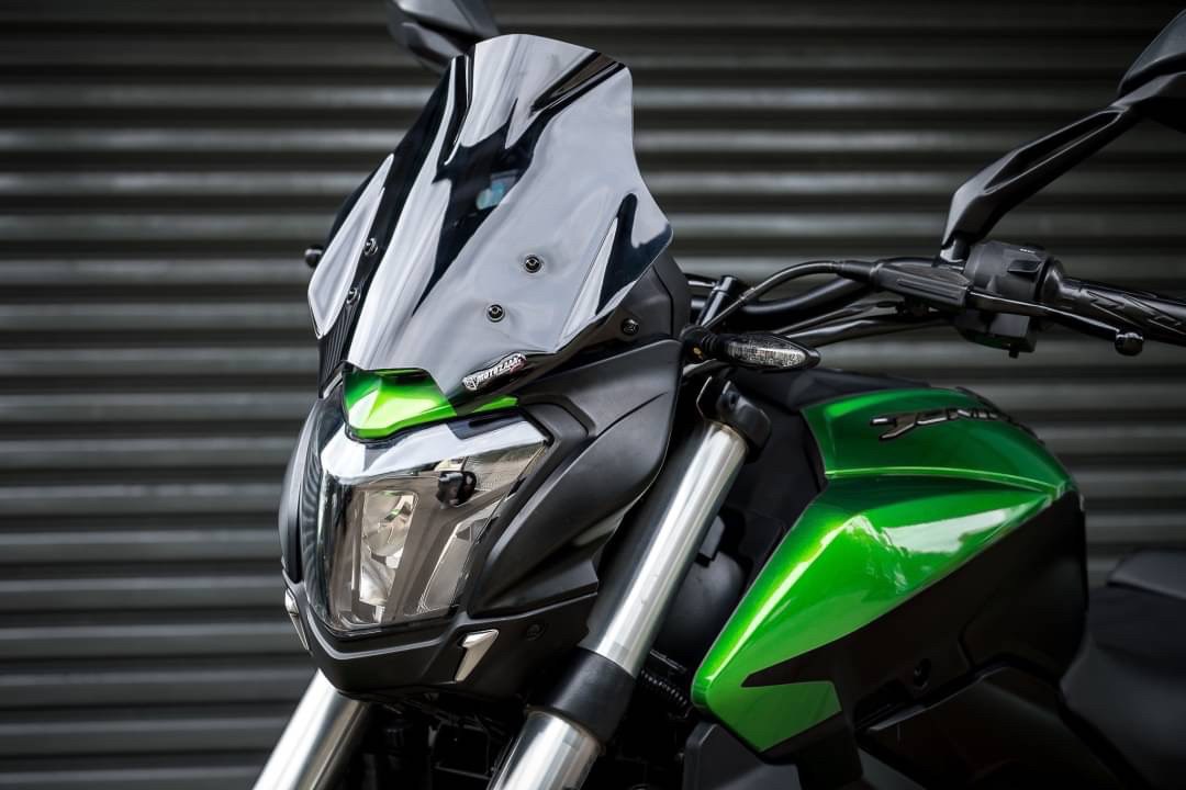 Bajaj Dominar400 1.ชิวหน้า 1700฿ 2.การ์ดครอบถังน้ำมัน ลายเคฟล่า 1700฿ 3.แคชบาร์ 2700฿ 4.แร็คท้าย 3100฿ 5.แร็คท้าย+แร็คกระเป๋า 4950฿