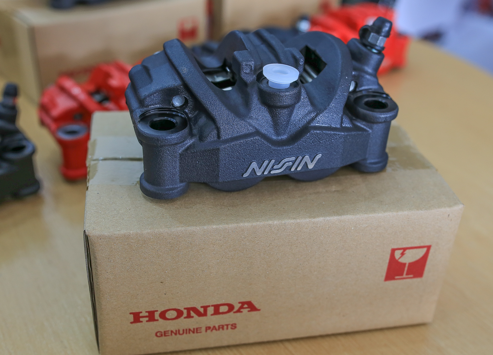 ปั๊มเบรค Nissin 4Potแท้ เบิกศูนย์แถมผ้าเบรค Amtex ราคา2450