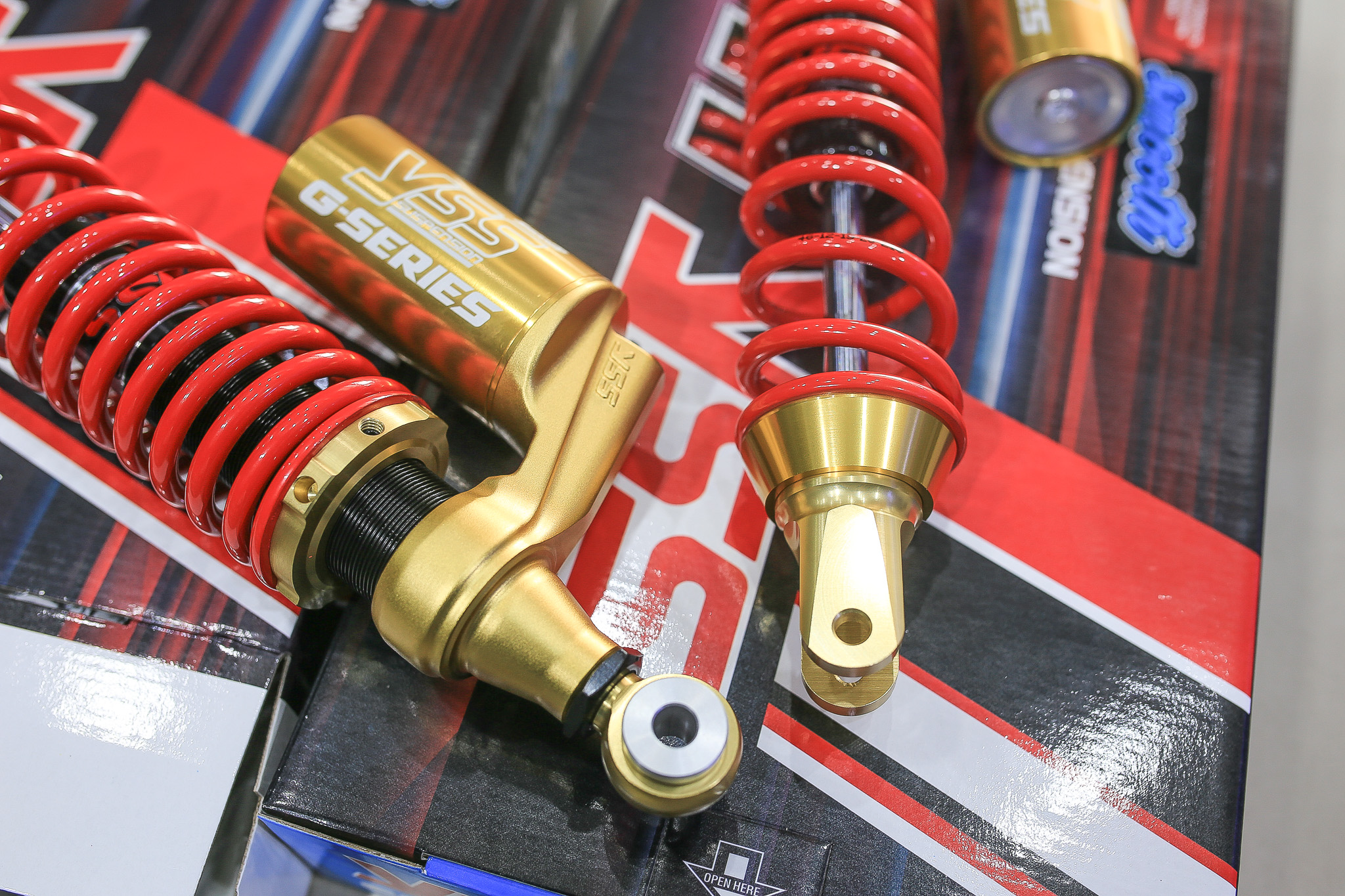 โช็ค YSS GOLD EDITION PCX 160 ความสูง 365 MM TC302-365TJ-02-853M