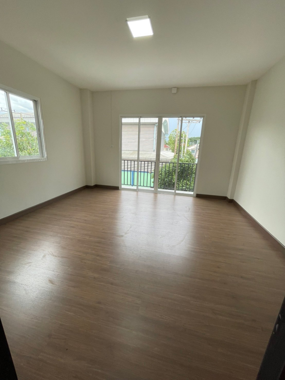 ขายอาคารพานิชลำลูกกา คลอง 4