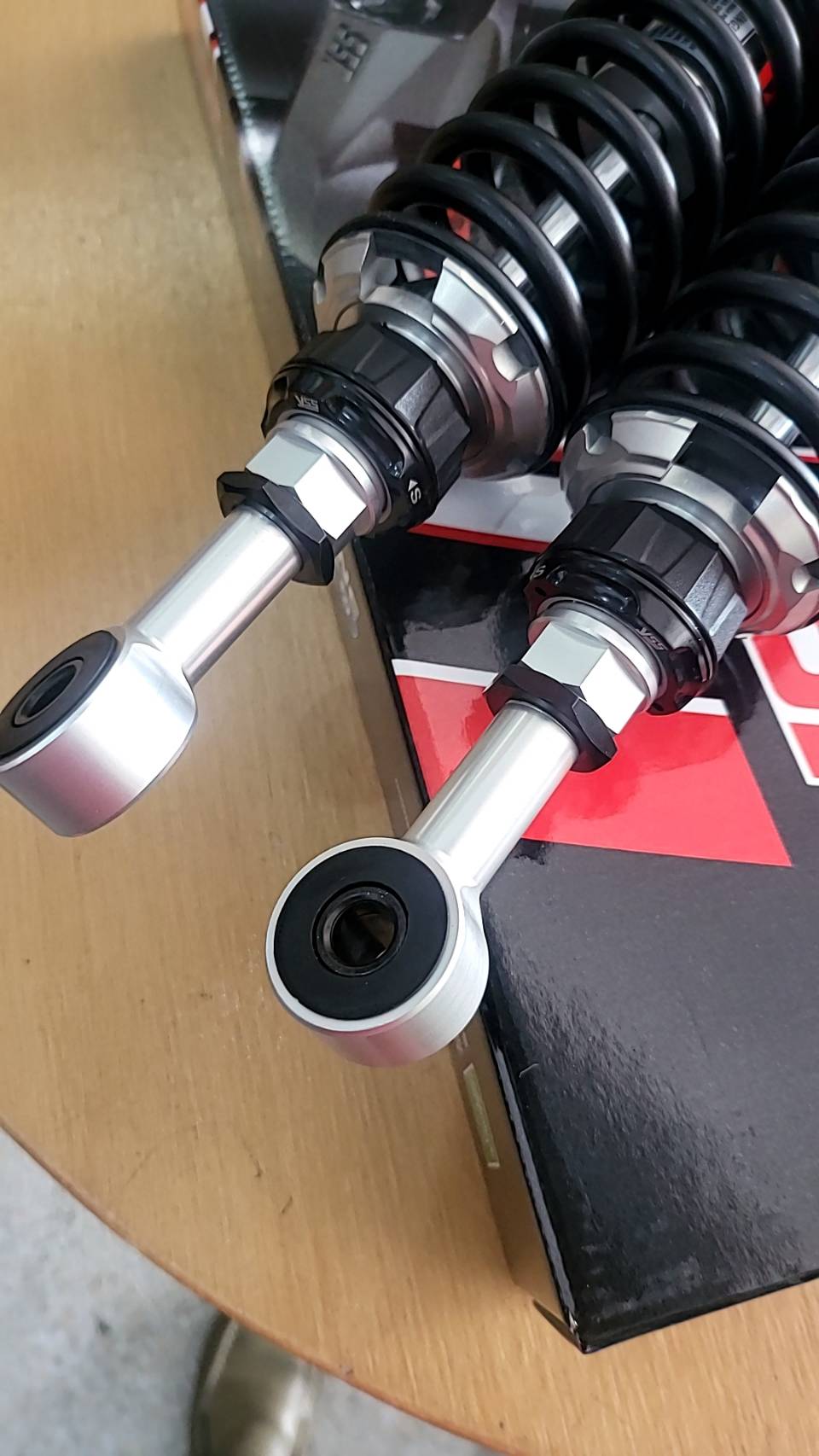 โช๊คหลัง HONDA SUPER CUB C125 Year 2018 ดำ,แดง 5,900฿ / FORK UPGRADE KIT สปริงหน้าอัปเกรด 4900฿