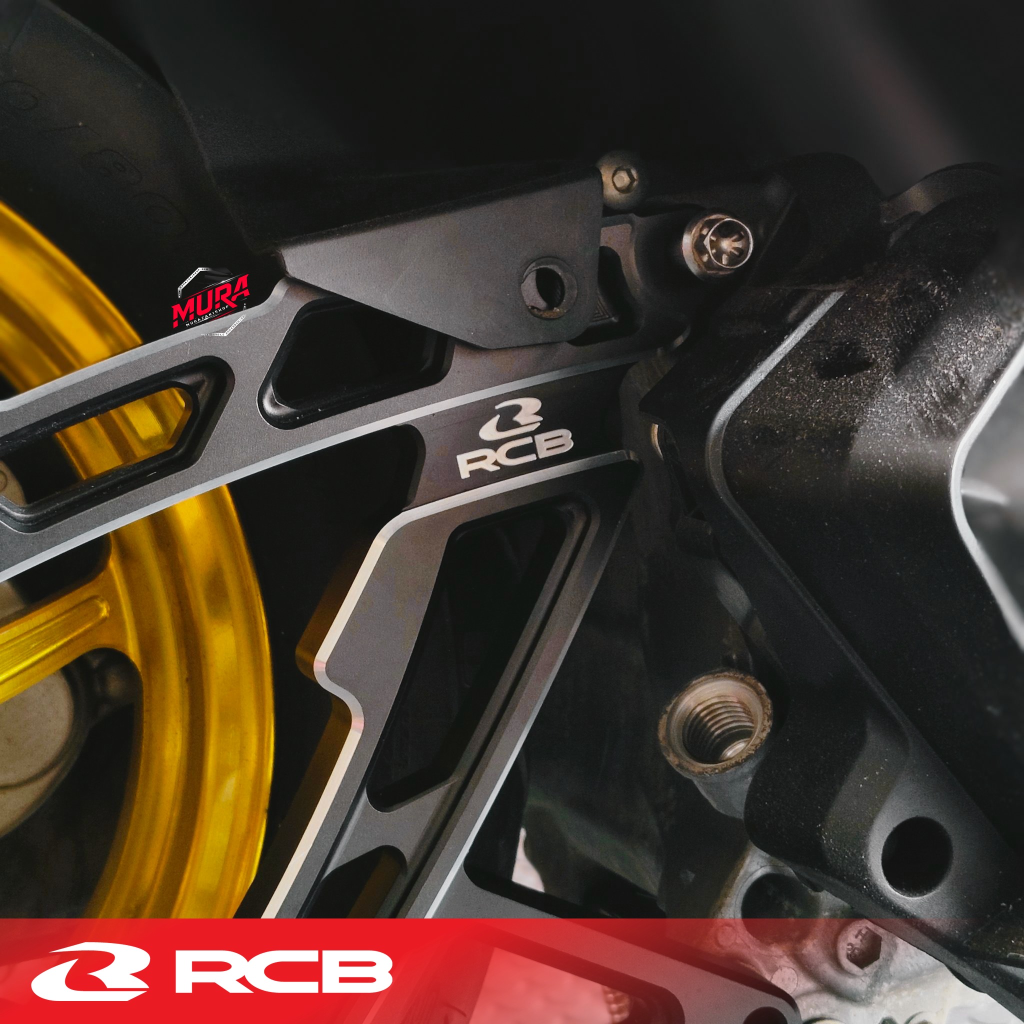 สวิงอาร์ม CNC จากทางแบรนด์ RCB รุ่น : Giorno+ มาพร้อมบูทปิดรูสวิงอาร์มแบบลงตัวสุดๆไม่ต้องไปหาซื้อเพิ่ม และที่สำคัญ ยังสามารถถอดหูยึดท่อเดิมออกได้ด้วย RCB CNC Alloy Swing Arm – ความแข็งแกร่งและความเบาที่มาพร้อมกัน อัปเกรดเพื่อสมรรถนะที่เหนือกว่า ราคา5500