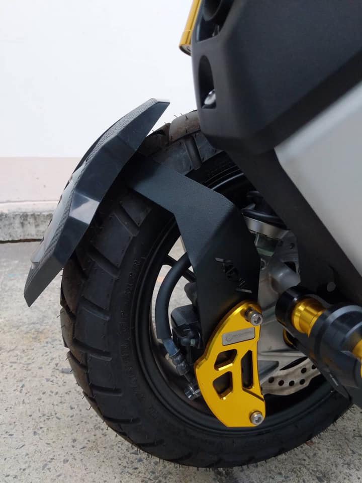 กันน้ำดีด Revolution Honda ADV150 ราคา 1,100 บาท