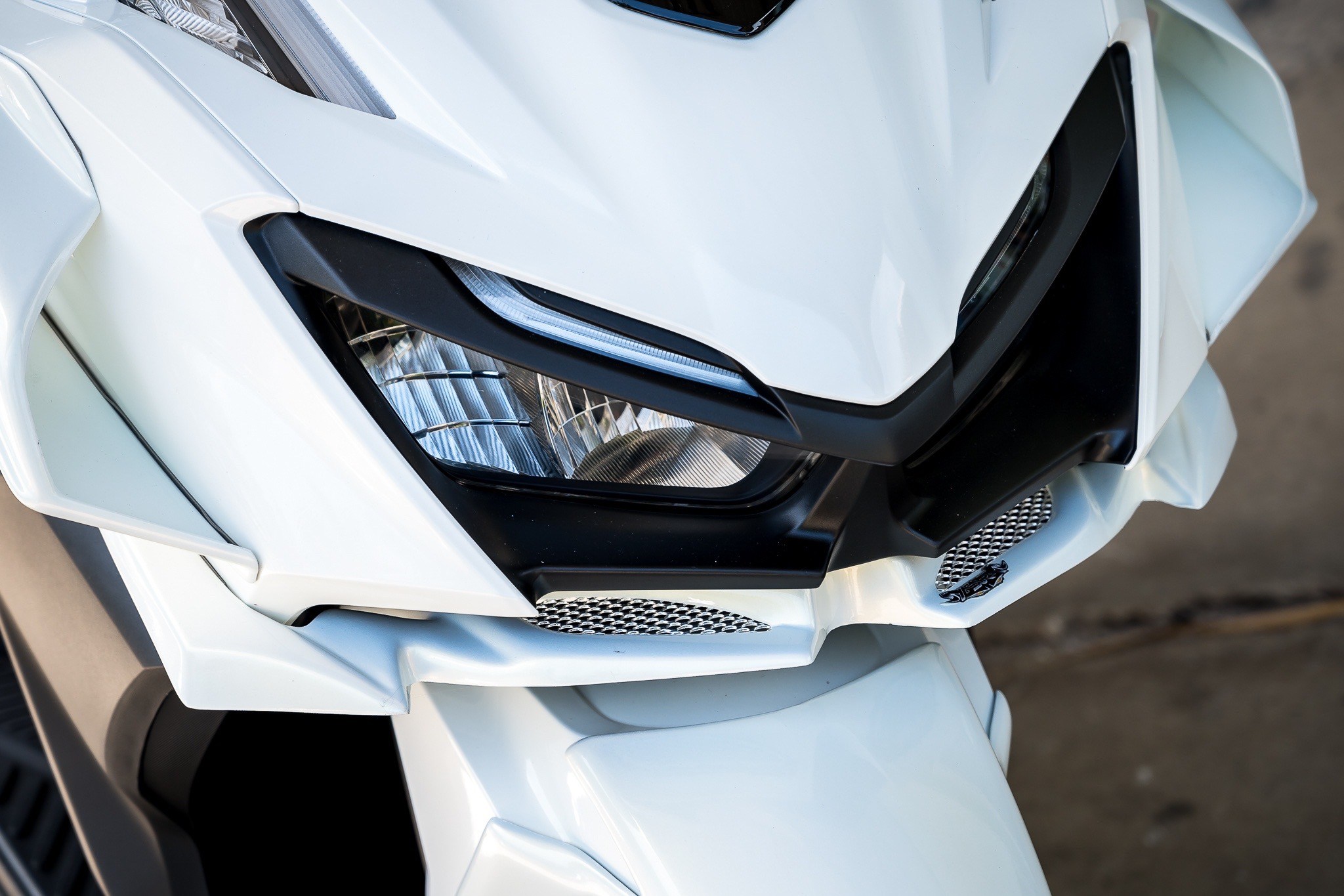 วิงเลท AsurA Click160 1200฿ (ขาว ,ดำด้าน,แดง)