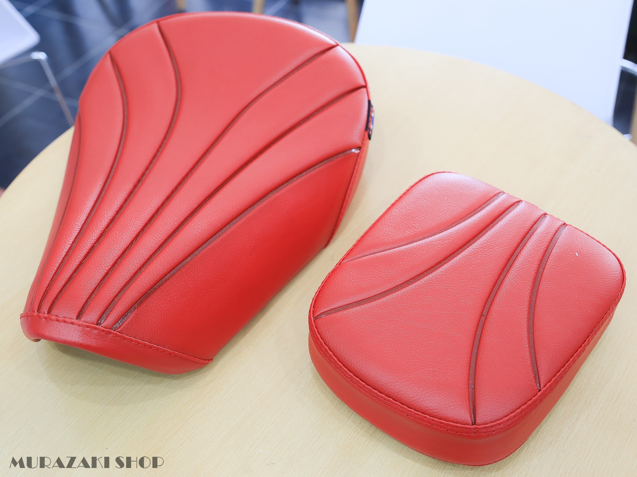 เบาะหน้าหลัง HONDA C125 หน่อยวัดด่าน มี2ลาย สีแดง ดำ น้ำตาล ชุดละ3500 ซื้อแยกหน้า2000หลัง1500ครับ