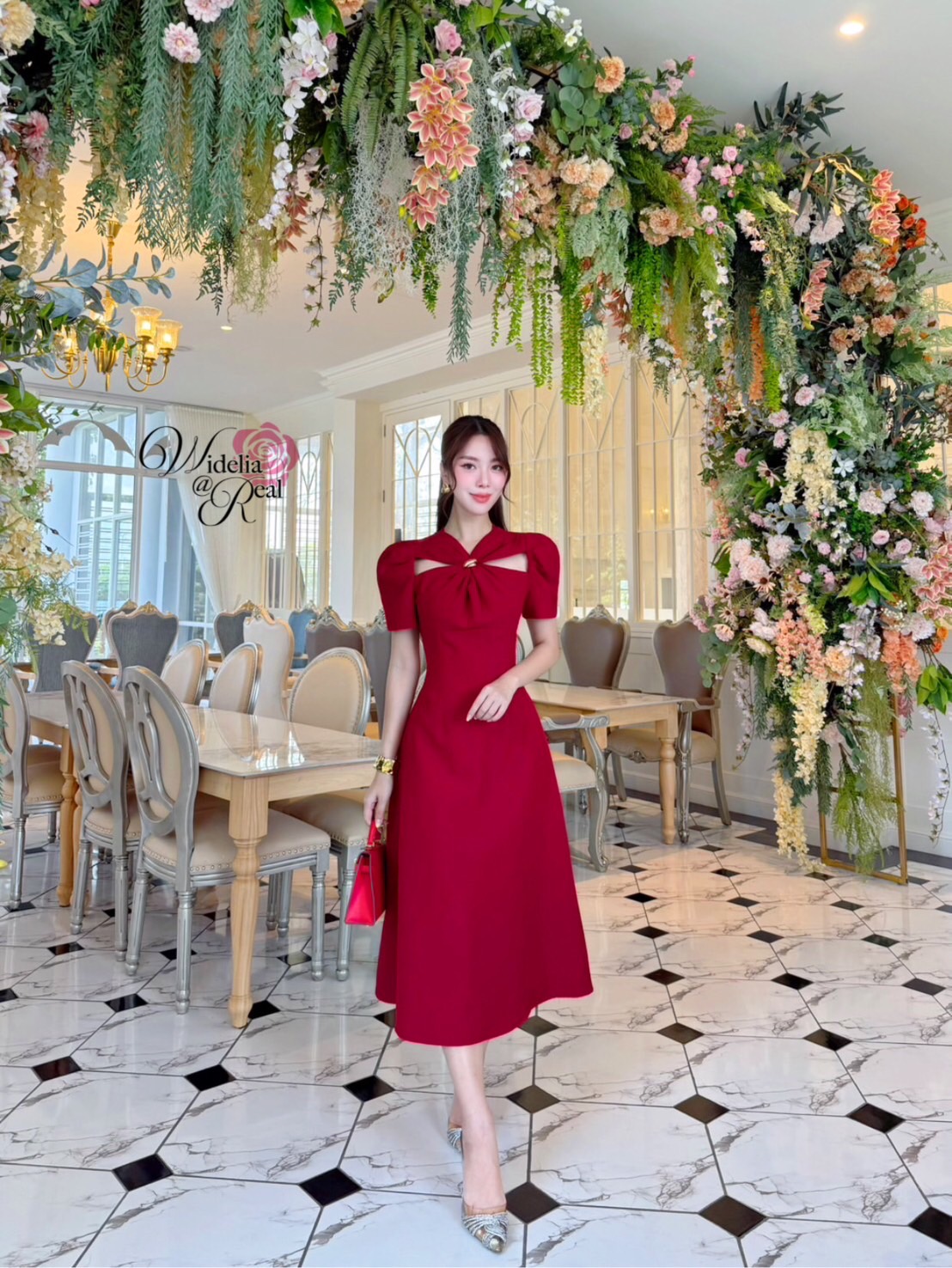 Korea Dress เดรสตัวยาว แขนสั้น อกมัด ผ่าเว้า แต่งอะไหล่ทอง