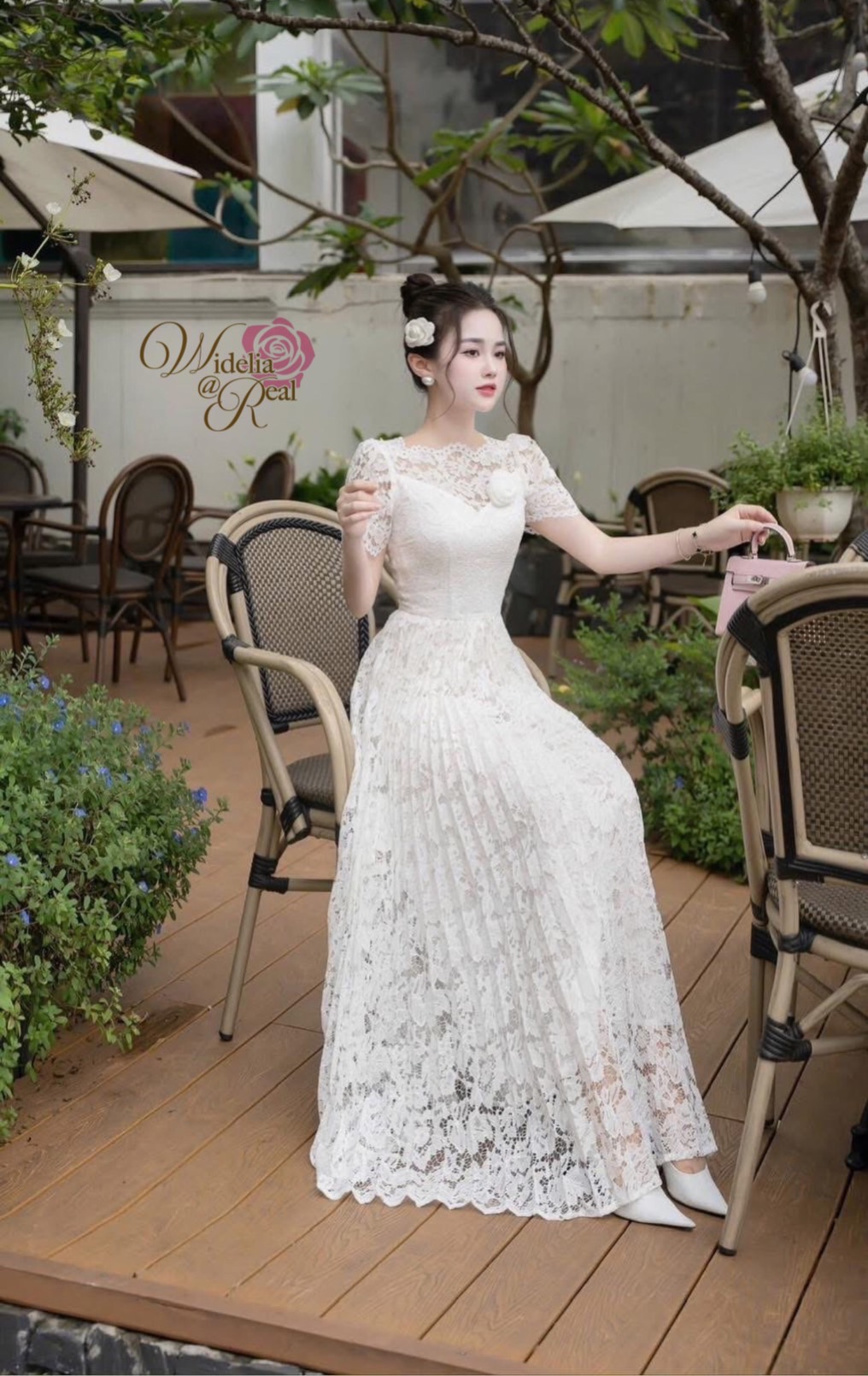 Korea Maxi dress แม็กซี่เดรสตัวยาว แขนสั้น อกเย็บดอกไม้ 1 ดอก