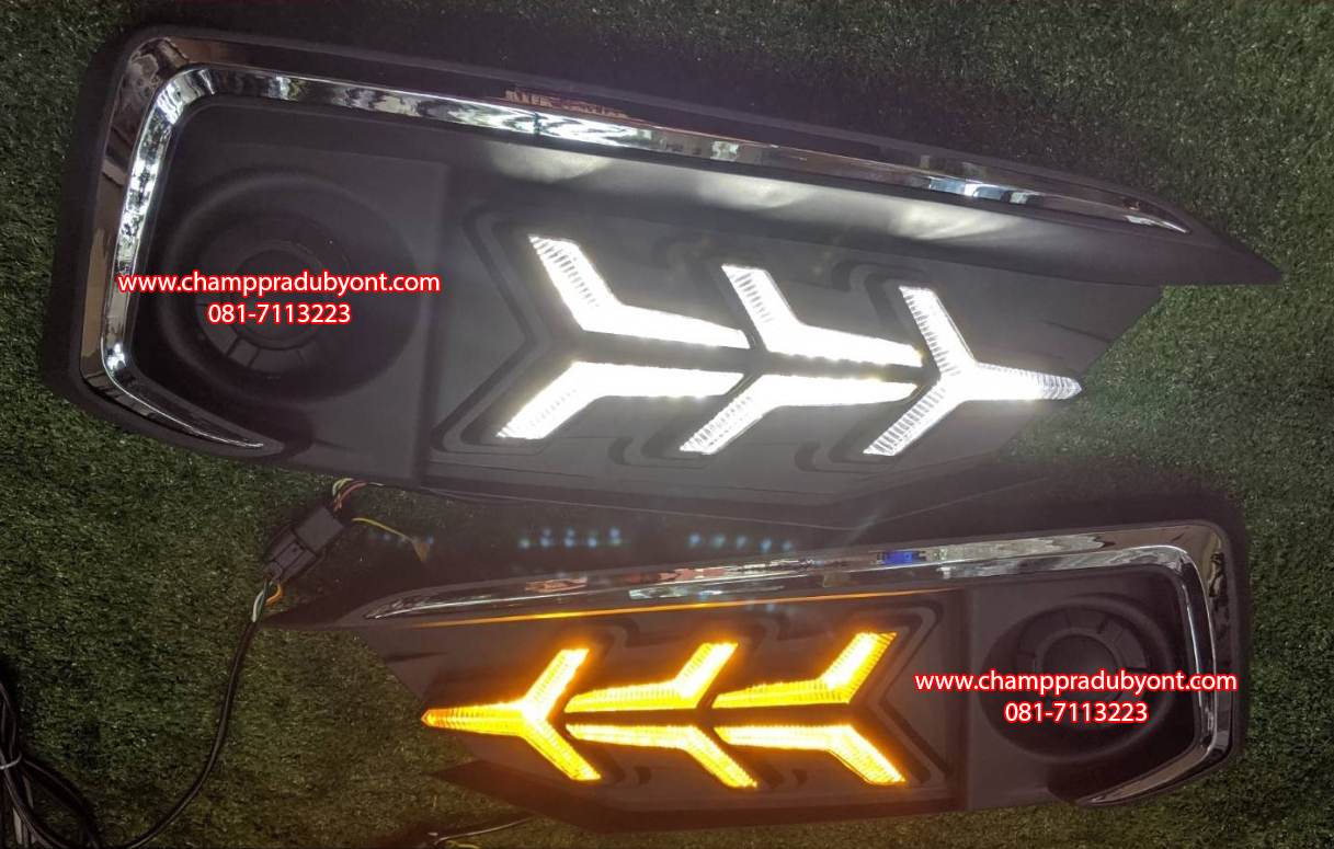 Daylight เดย์ไลท์ HONDA CIVIC 2019 4 ประตู มีไฟเลี้ยว