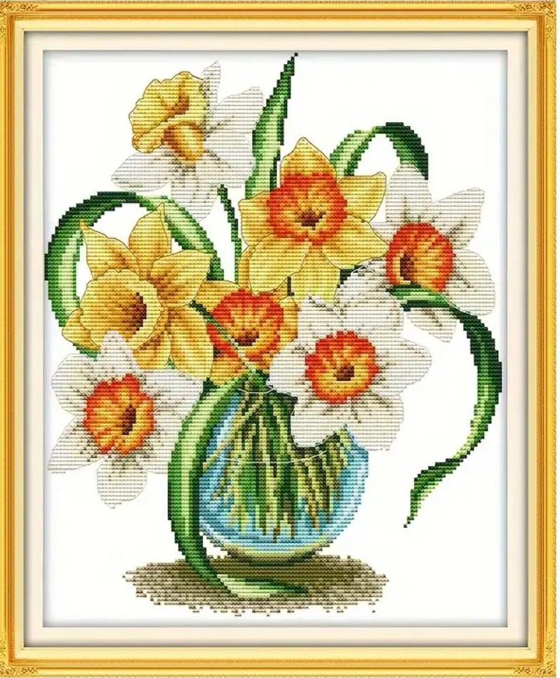 vase-1116 *สินค้าหมด* ชุดปักครอสติช ลายแจกันดอกเดฟโฟดิล (ผ้า14CTพิมพ์ลาย ปัก 2 เส้นเล็ก) ขนาด 32*35 ซม ผ้าครอสติช 14CTพิมพ์ลายปักบนผ้า ไหมคอตตอน 22 สี ผังลาย เข็ม