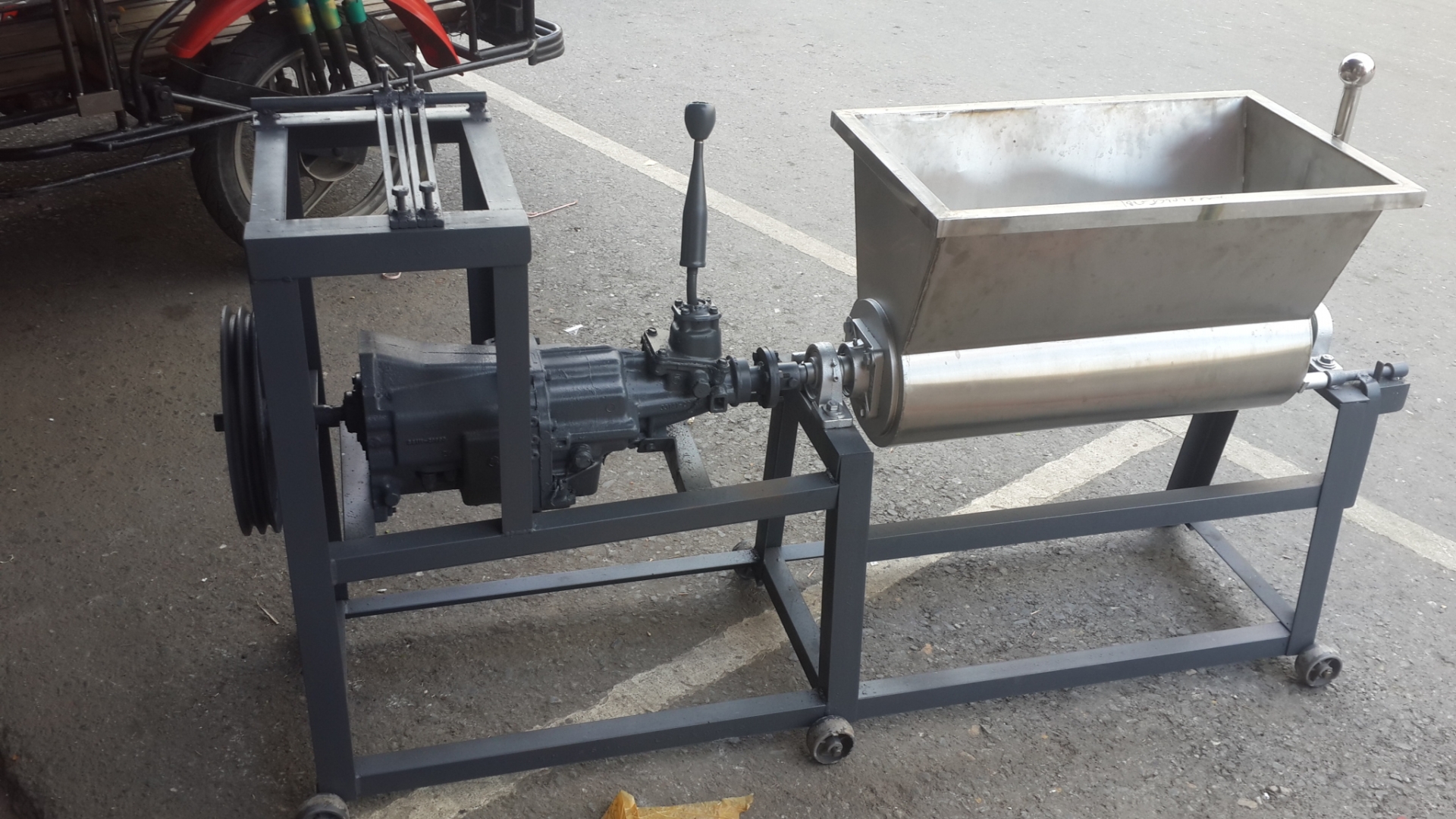 เครื่องนวดแป้ง เบอร์ 22 ถังสแตนเลส ถังอาร์กอนแบบมีเกียร์ มอเตอร์ 3HP