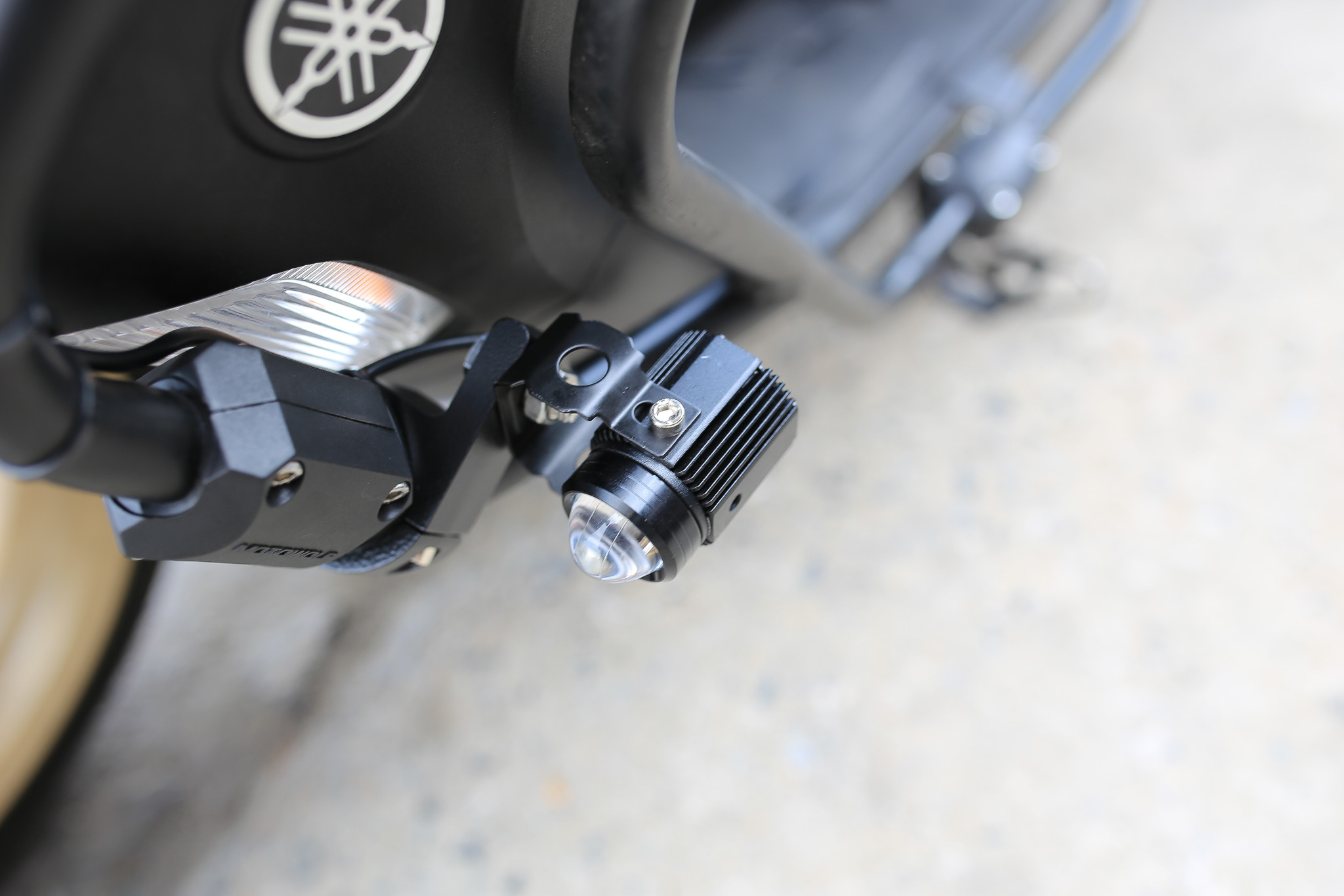 ไฟสปอตไลท์มอเตอร์ไซค์ ไฟหน้า ไฟท้าย สว่างมาก 2 สเต็ป (เเสงสีขาว+แสงสีส้ม) 13W+13W ไฟ LED DC12V-24V(2ชิ้น) 4.9