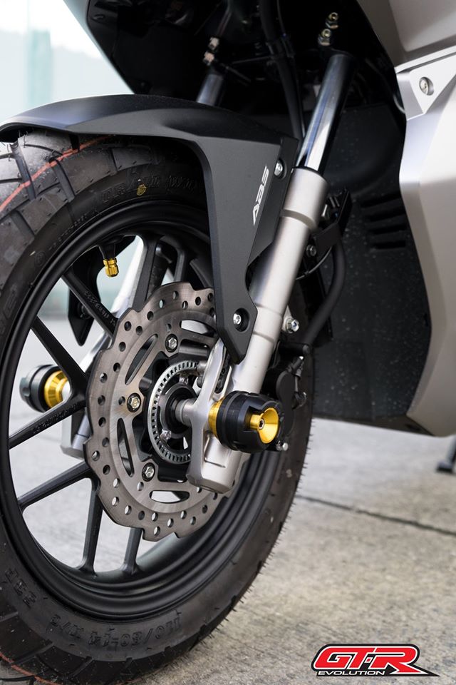 แกนล้อหน้ากันล้ม GTR ADV-150