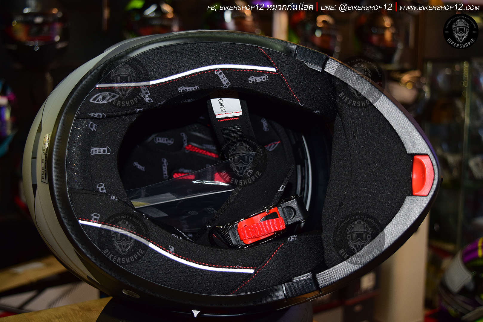 หมวกกันน็อคReal รุ่น Storm สี ดำเงา