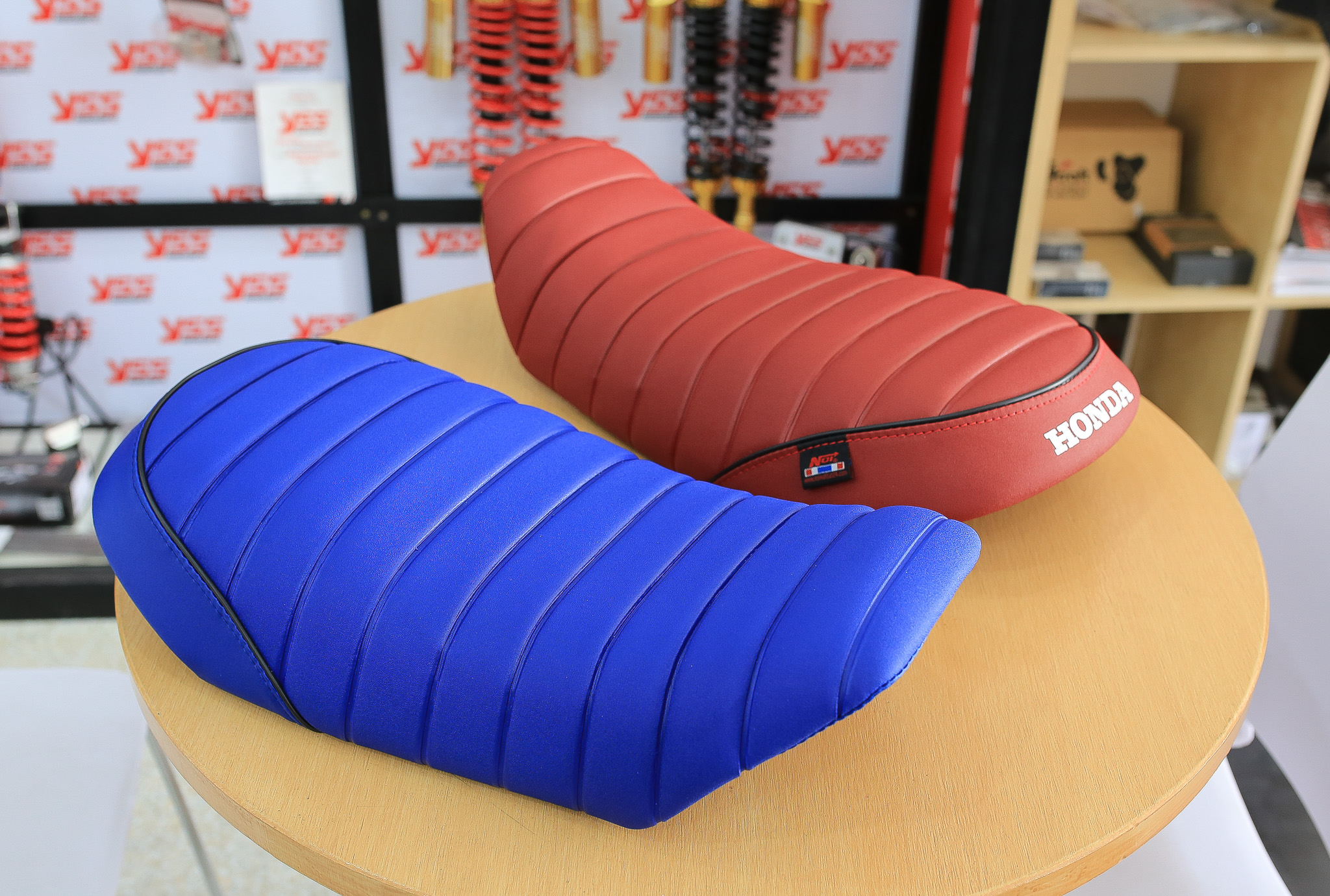 เบาะ HONDA MONKEY 125 หน่อยวัดด่าน มีสีดำ แดง น้ำเงิน น้ำตาล ราคา2500